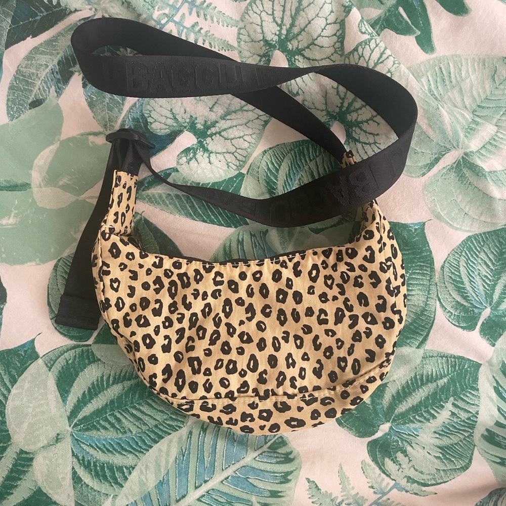 baggu mini crescent bag honey leopard